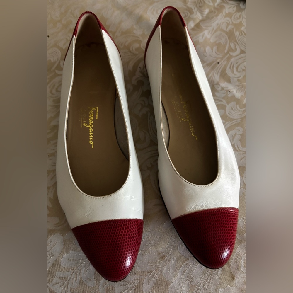Vintage Salvatore Ferragamo Women's White and Red Shoes
